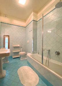 Villa Imperiale  : Ванная комната с ванной