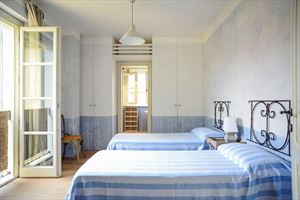 Villa Principe : спальня с двумя кроватями