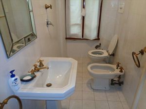 Villa dei Patrizi  : Bathroom with shower