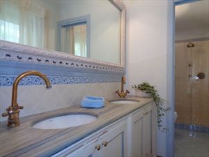 Villa Mirabella  : Bathroom with shower
