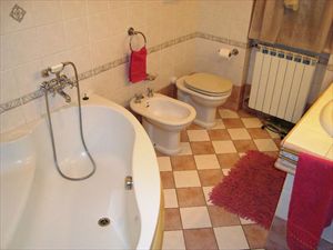 Villa Vera : Bathroom with tube