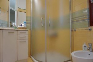 Villa Mirta : Bathroom with shower