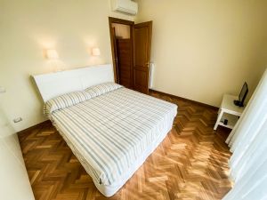 Villa Top Forte : спальня с двуспальной кроватью