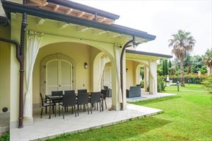 Villa Afrodite : Outside view