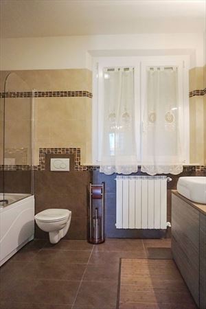 Villa Onda : Bathroom with tube